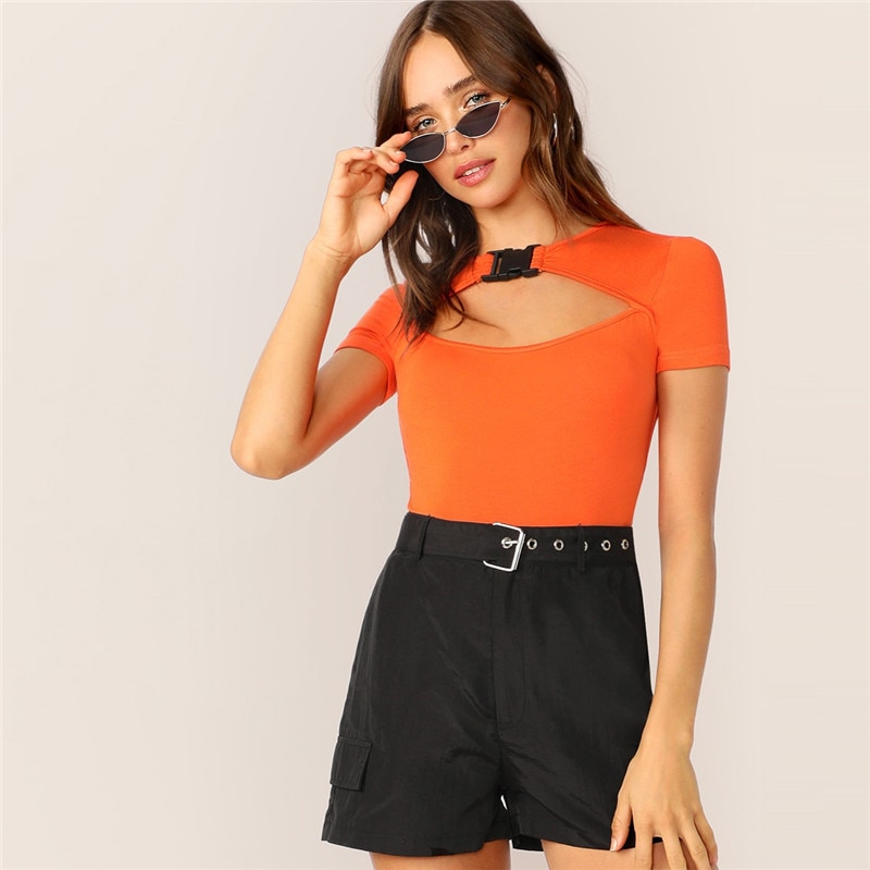 Sporty Push Buckle Cutout Front Solid Slim Fit Casual Tshirt