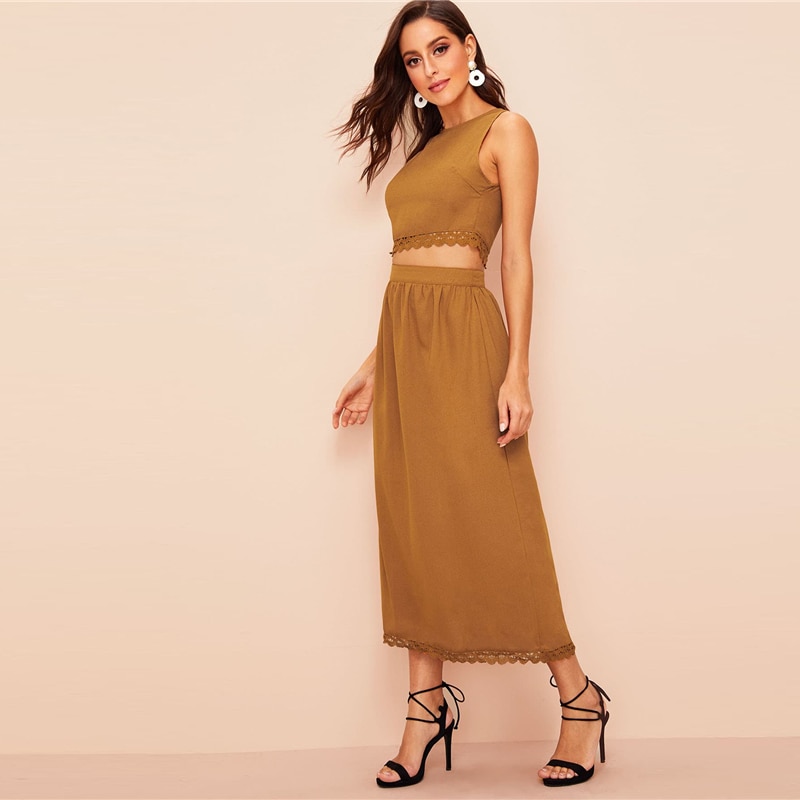 Women Elegant Buttoned Back Lace Trim Crop Top and Long Skirt Set - Image 9