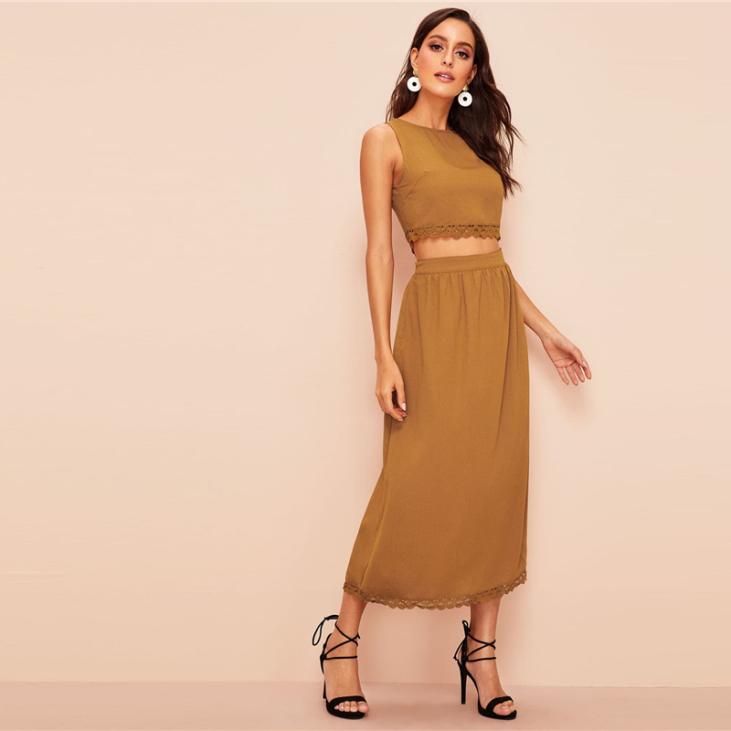 Women Elegant Buttoned Back Lace Trim Crop Top and Long Skirt Set - Image 8