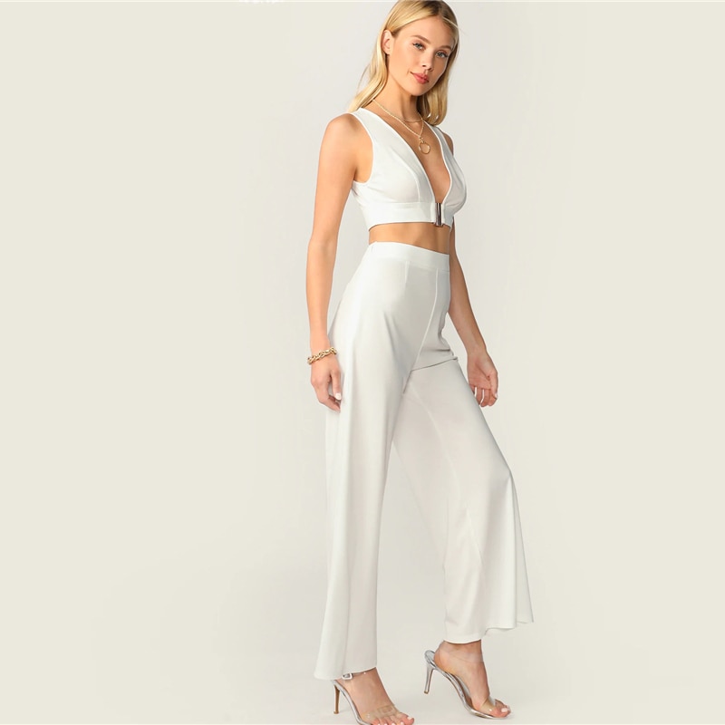 Women Plunging Neck Top And High Waist Palazzo Pants Set - Image 4