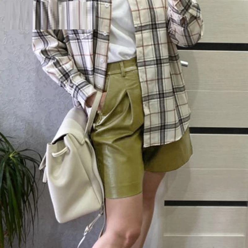 Fashionable loose leather shorts