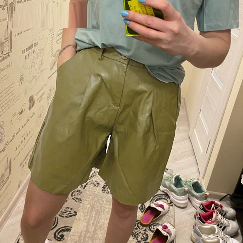 Fashionable loose leather shorts - Image 3