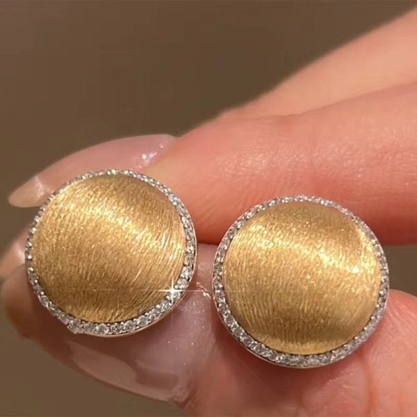 Classic Retro Design High-End Wire Inlaid Diamond Round Earrings