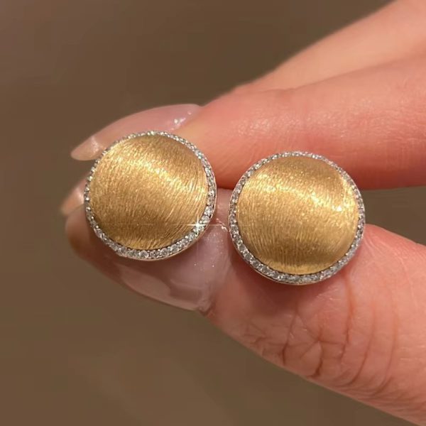 Classic Retro Design High-End Wire Inlaid Diamond Round Earrings - Image 7