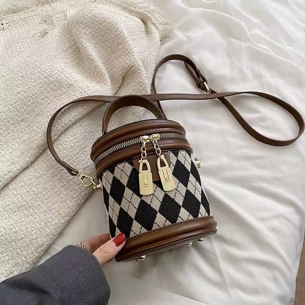 Small Bucket Designer Zipper Luxury Shoulder Bag - Image 7