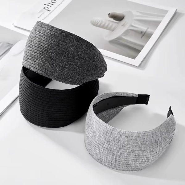 Stylish Print Hair Accessory with Bow Charm - Image 8