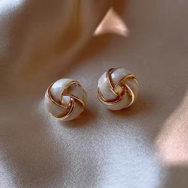 Elegant Round Stud Earrings with Drip Oil And Crystal Accents - Image 2