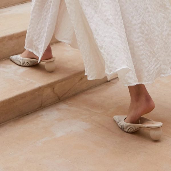 Hollow Stripe Fashion Woven Muller Round Ball Heel Slip-on Pointed Toe Middle Heels Slippers - Image 2