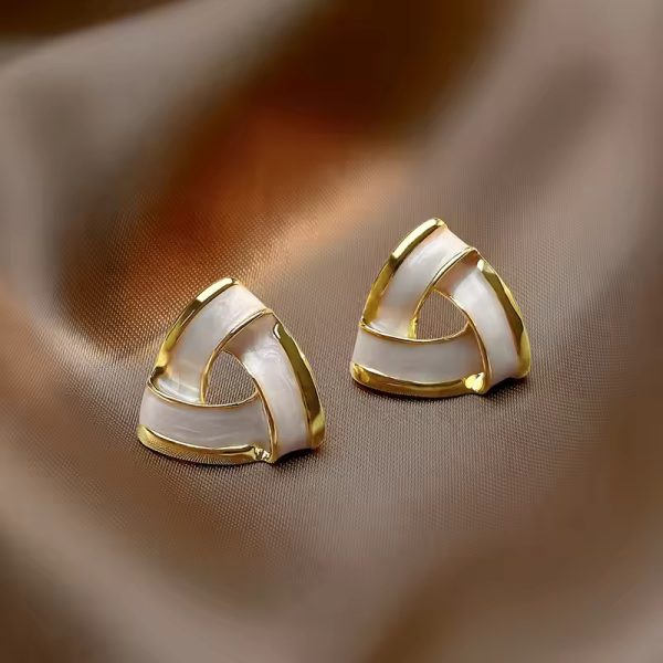 Modern Flair Sparkling Crystal Round Earrings Drip Oil Design