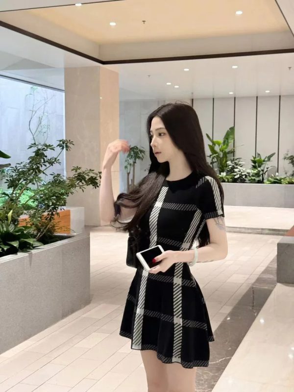 Vintage Hepburn Style Knitted  Short Sleeve Elegant Round Neck Dress