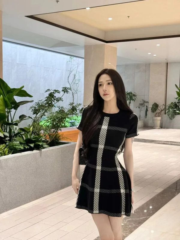 Vintage Hepburn Style Knitted  Short Sleeve Elegant Round Neck Dress - Image 2