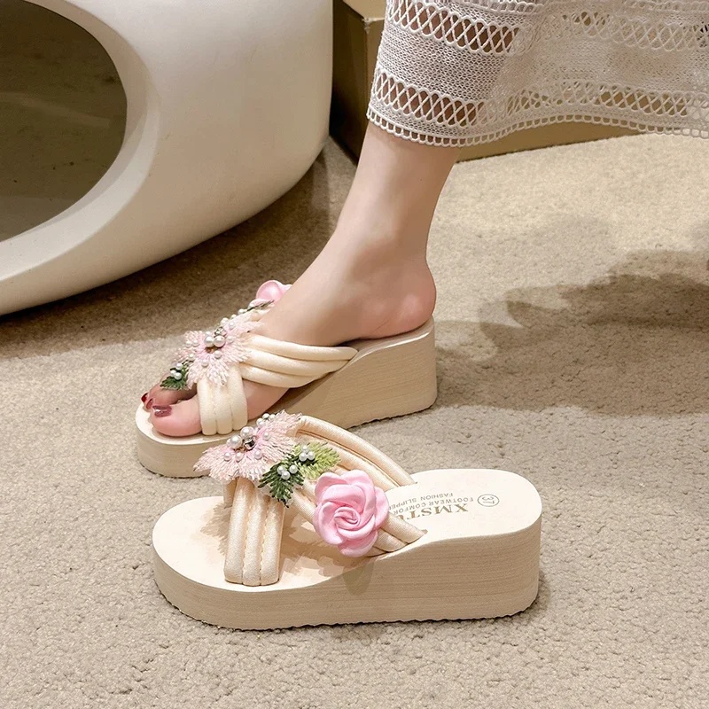 Elegant Embroidered Flower Flip Flops Slip Resistant Thick Soled Sandals - Image 17