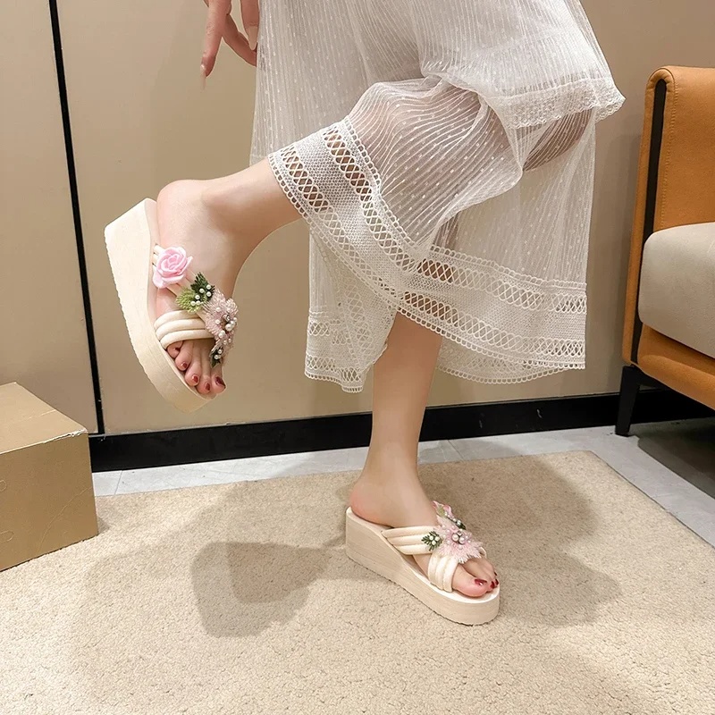 Elegant Embroidered Flower Flip Flops Slip Resistant Thick Soled Sandals - Image 22