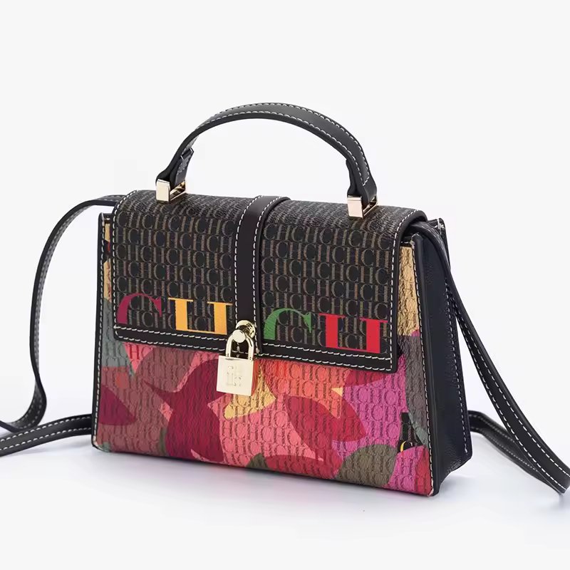 Exquisite Casual High-quality Fashionable Crossbody Bag With Lock Design - Image 12